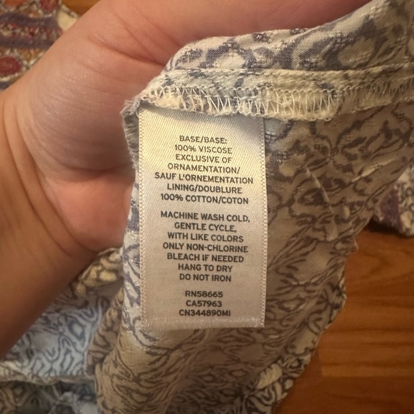 Beautiful Caslon woman’s blouse size L - Picture 7 of 11